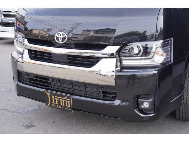 Toyota Hiace Van 12