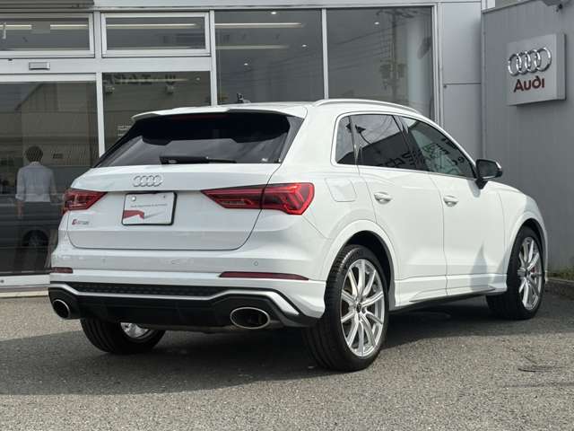Audi RS Q3 8