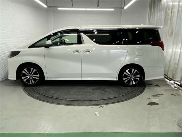 Toyota Alphard 2