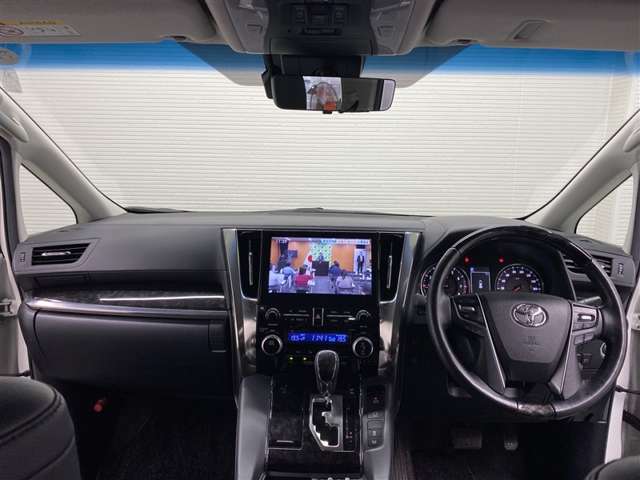 Toyota Alphard 9