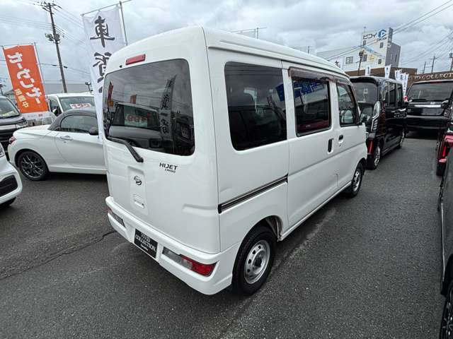 Daihatsu Hijet Cargo 4