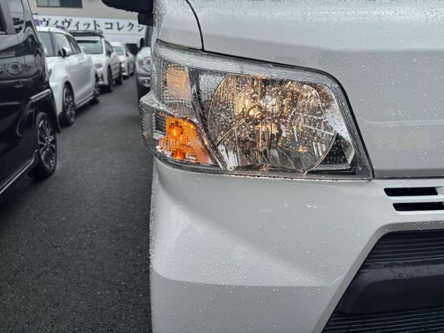 Daihatsu Hijet Cargo 6