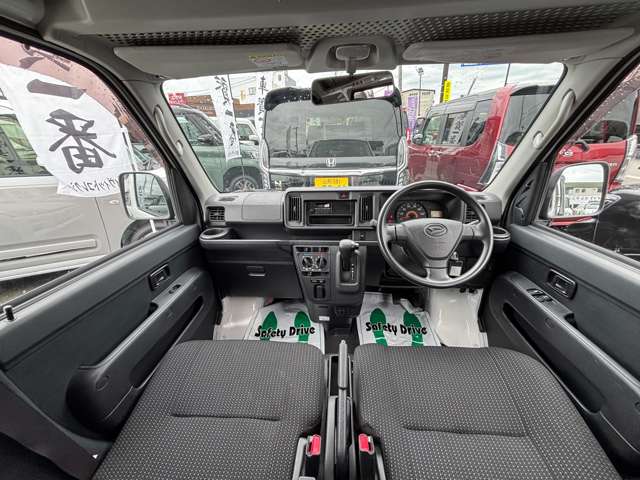 Daihatsu Hijet Cargo 8