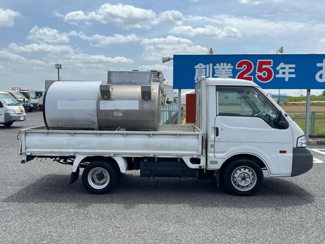 Mazda Bongo Truck 4