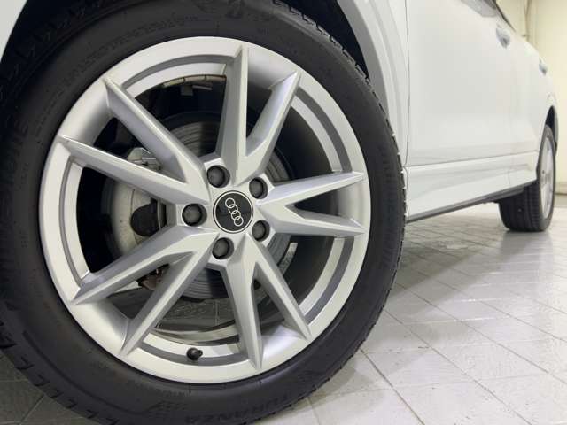 Audi Q2 11