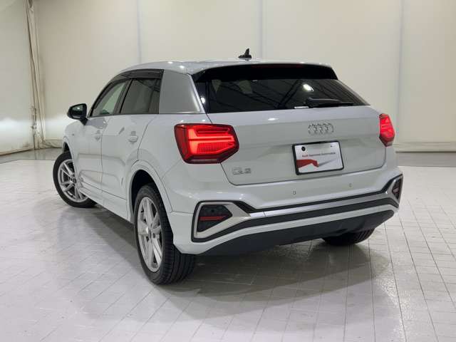 Audi Q2 8