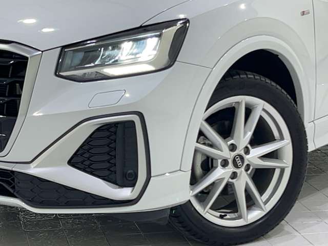 Audi Q2 10