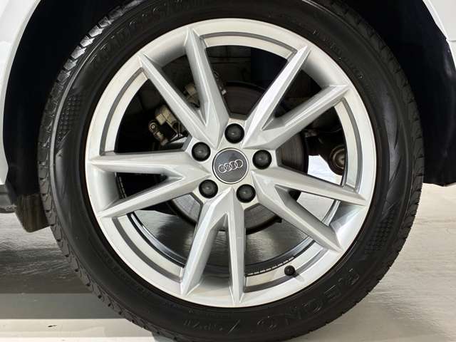 Audi Q2 11