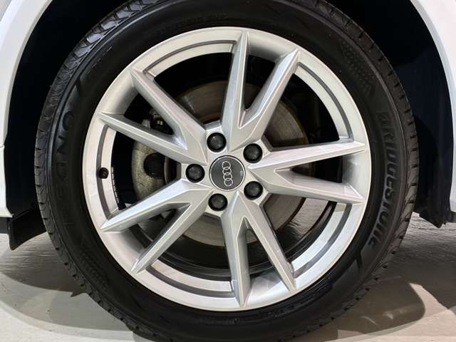 Audi Q2 12