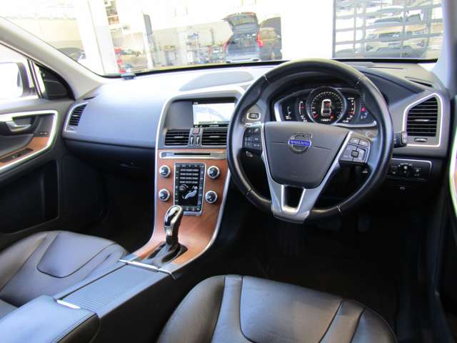 Volvo XC60 4