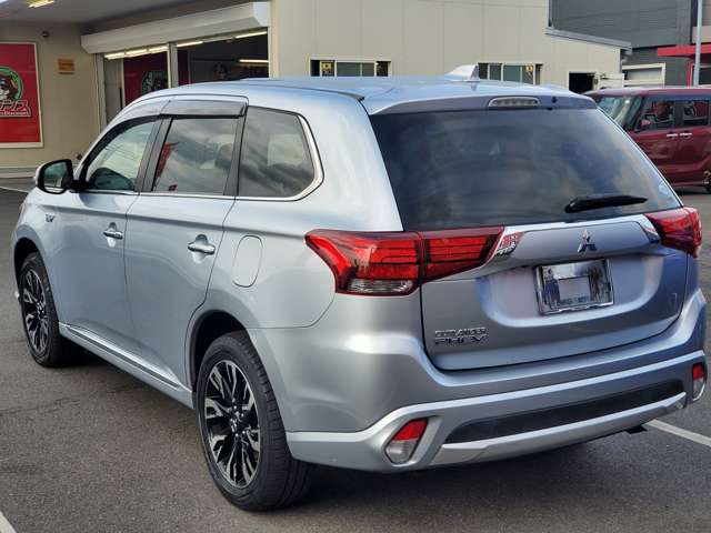 Mitsubishi Outlander PHEV 11