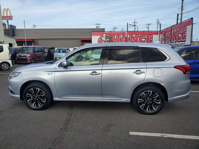 Mitsubishi Outlander PHEV 12