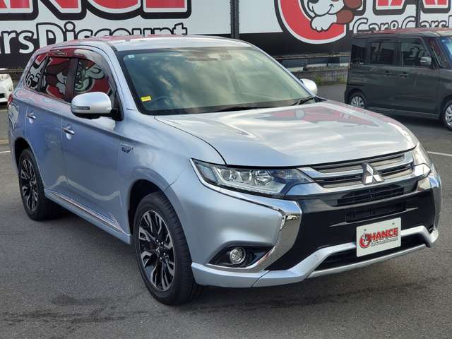 Mitsubishi Outlander PHEV 8
