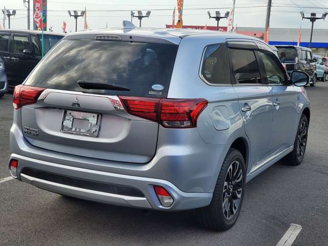 Mitsubishi Outlander PHEV 9