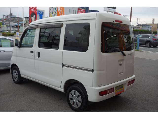 Daihatsu Hijet Cargo 11