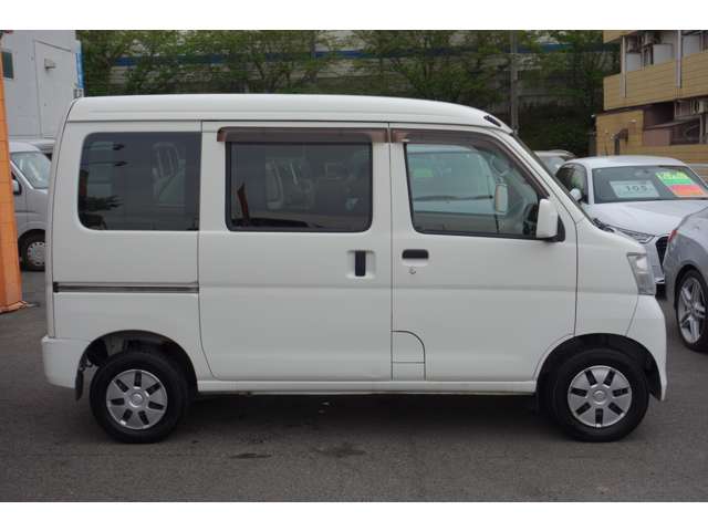 Daihatsu Hijet Cargo 8