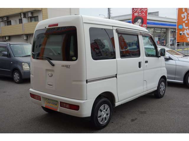 Daihatsu Hijet Cargo 10