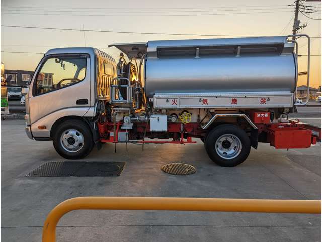 Hino Dutro 2