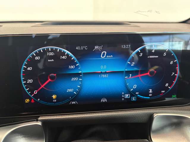 Mercedes-Benz GLB 7