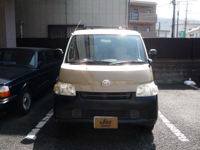 Toyota Light Ace Van 3