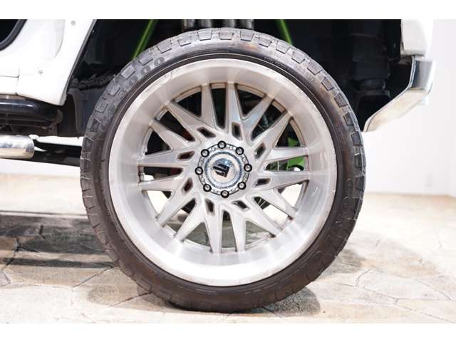 Hummer H2 12