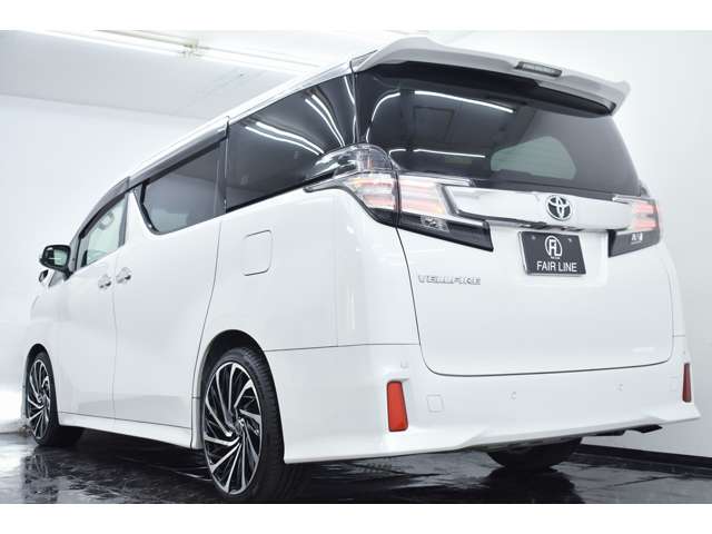 Toyota Vellfire 12