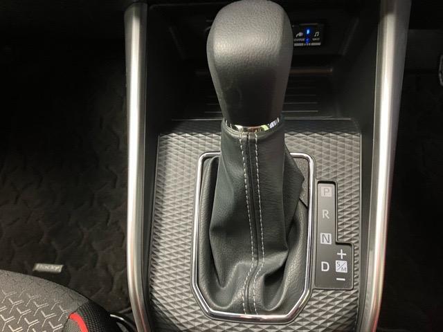 Daihatsu Rocky 11