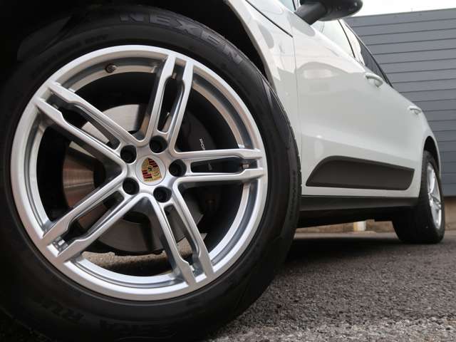 Porsche Macan 2