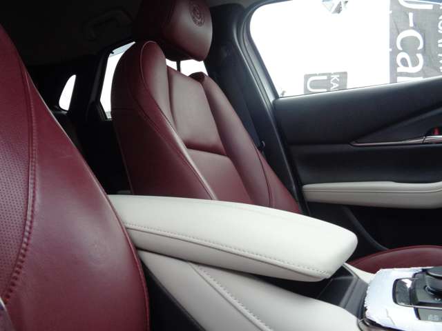 Mazda CX-30 4