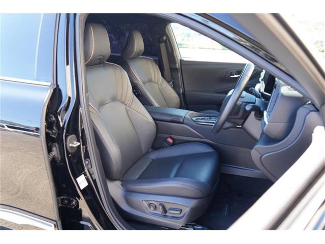Toyota Crown Crossover 12