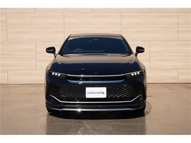 Toyota Crown Crossover 8