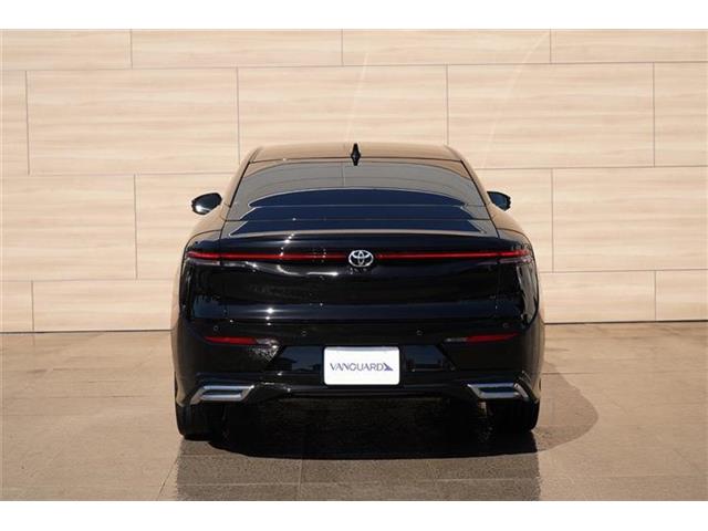 Toyota Crown Crossover 9