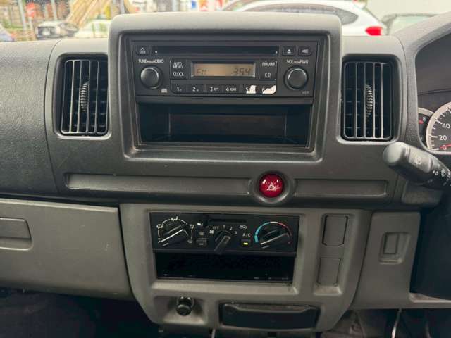Nissan NV100 Clipper 11