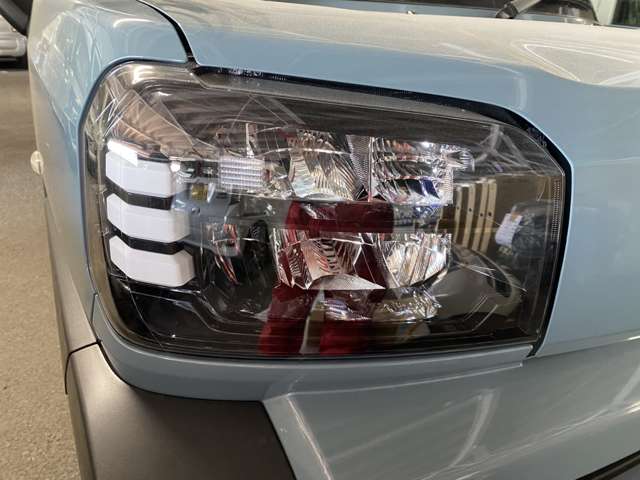 Daihatsu Taft 6
