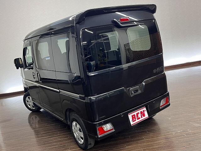 Daihatsu Hijet Cargo 9