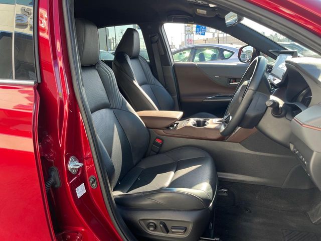 Toyota Harrier 8