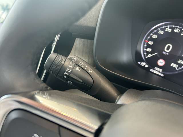 Volvo XC40 12