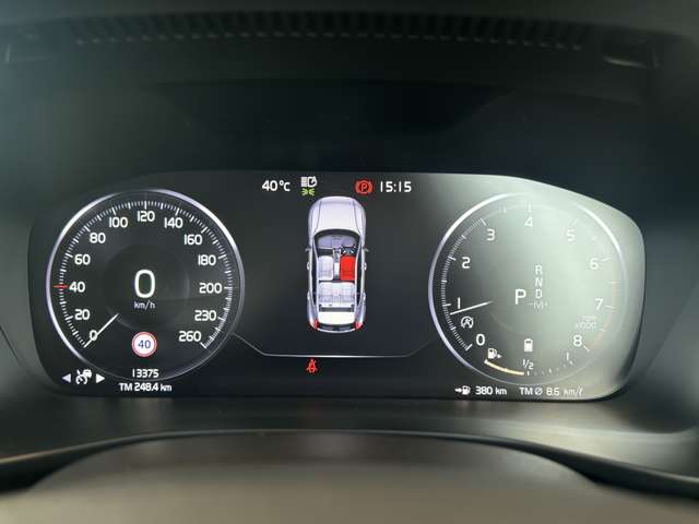 Volvo XC40 9