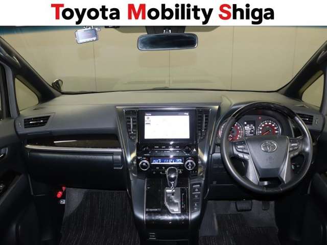 Toyota Alphard 11