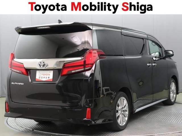Toyota Alphard 3