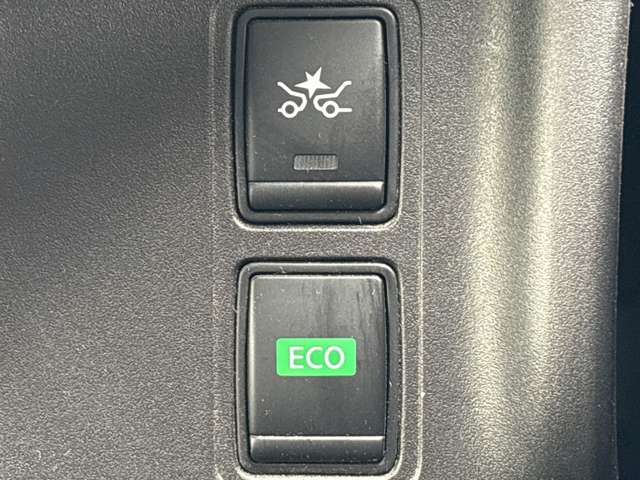Nissan Serena 11
