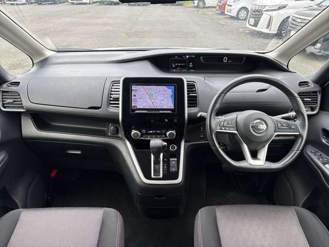 Nissan Serena 5