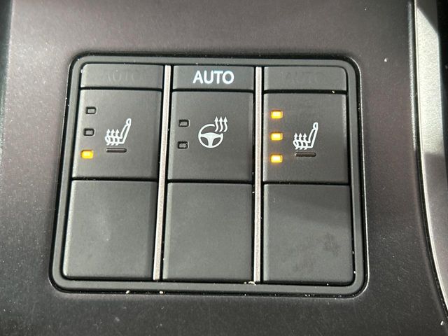 Lexus UX 6