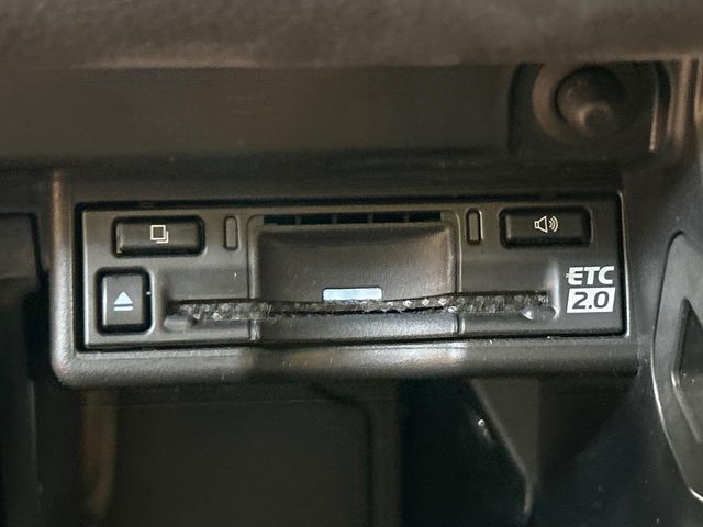 Lexus UX 8