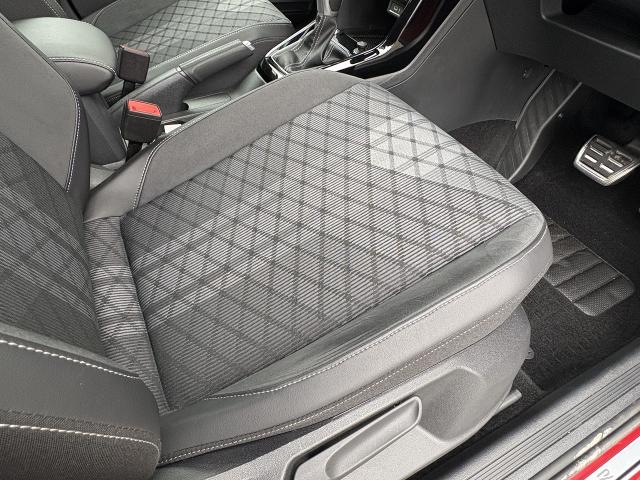 Volkswagen T-Cross 12