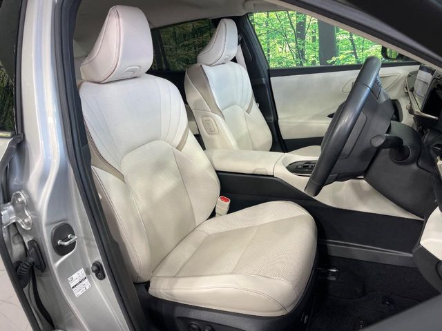 Toyota Crown Crossover 9