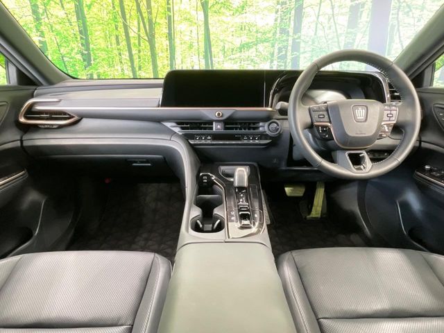 Toyota Crown Sport 2
