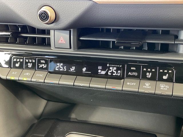 Toyota Crown Sport 8