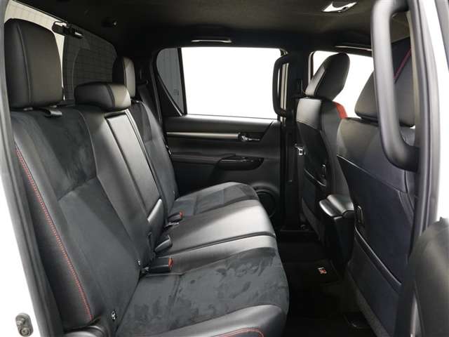 Toyota Hilux 9