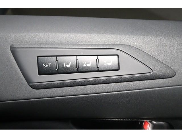 Toyota Alphard 11